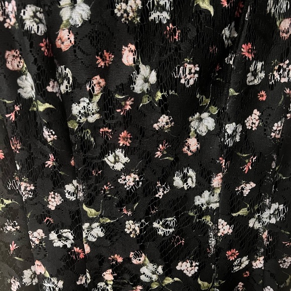 A Gabby Skye Dress in size 6 - Picture 3 of 6
